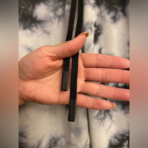 Lululemon sweatpants - Picture 4 of 7